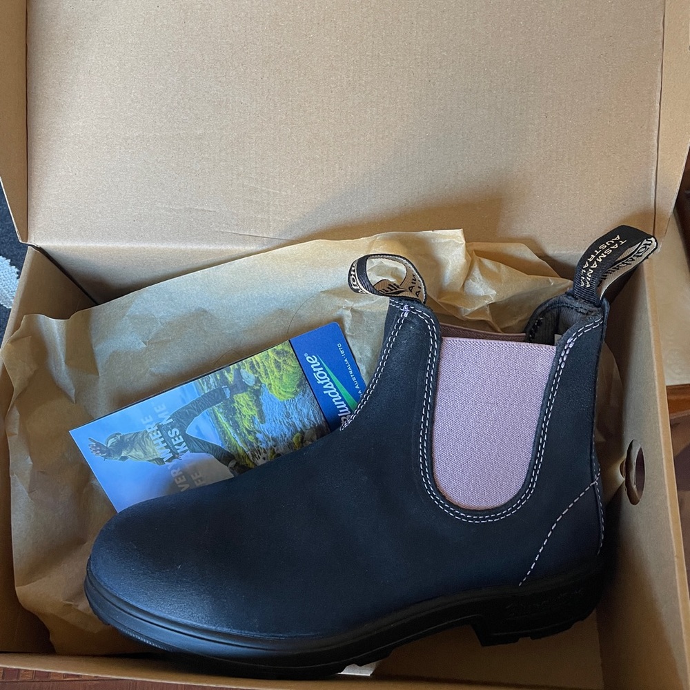 Brand new blundstones